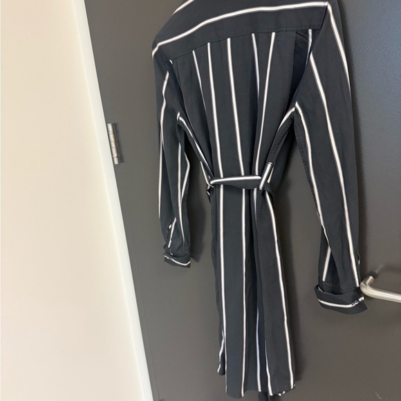 Equipment Femme “Raven Eclipse” S EUC worn twice Black/Purple front tie wrap - Picture 6 of 15